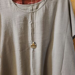 Gray Short Sleeve Top with Necklace